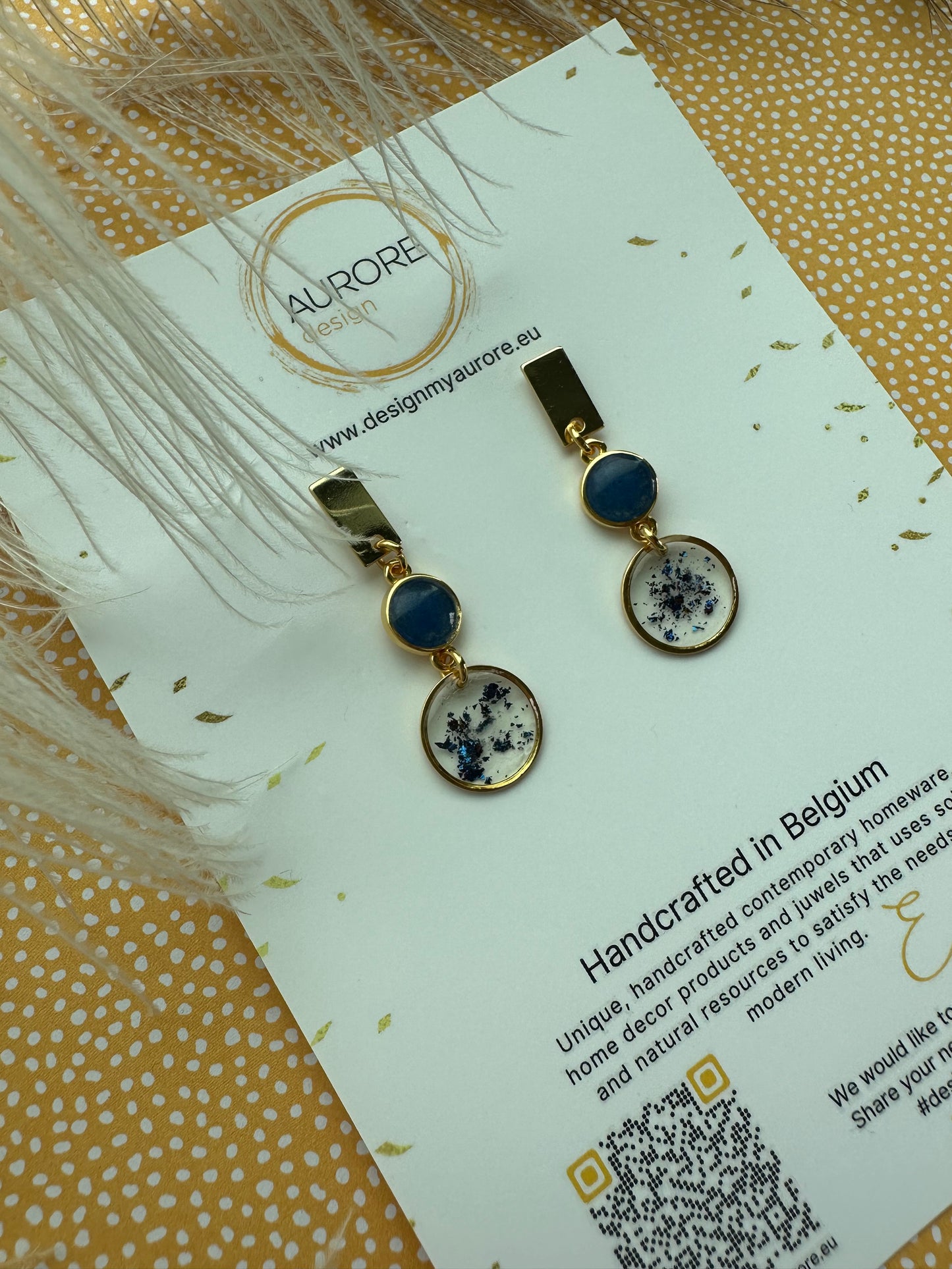 Sierlijke oorhangers met ronde elementen, blauw