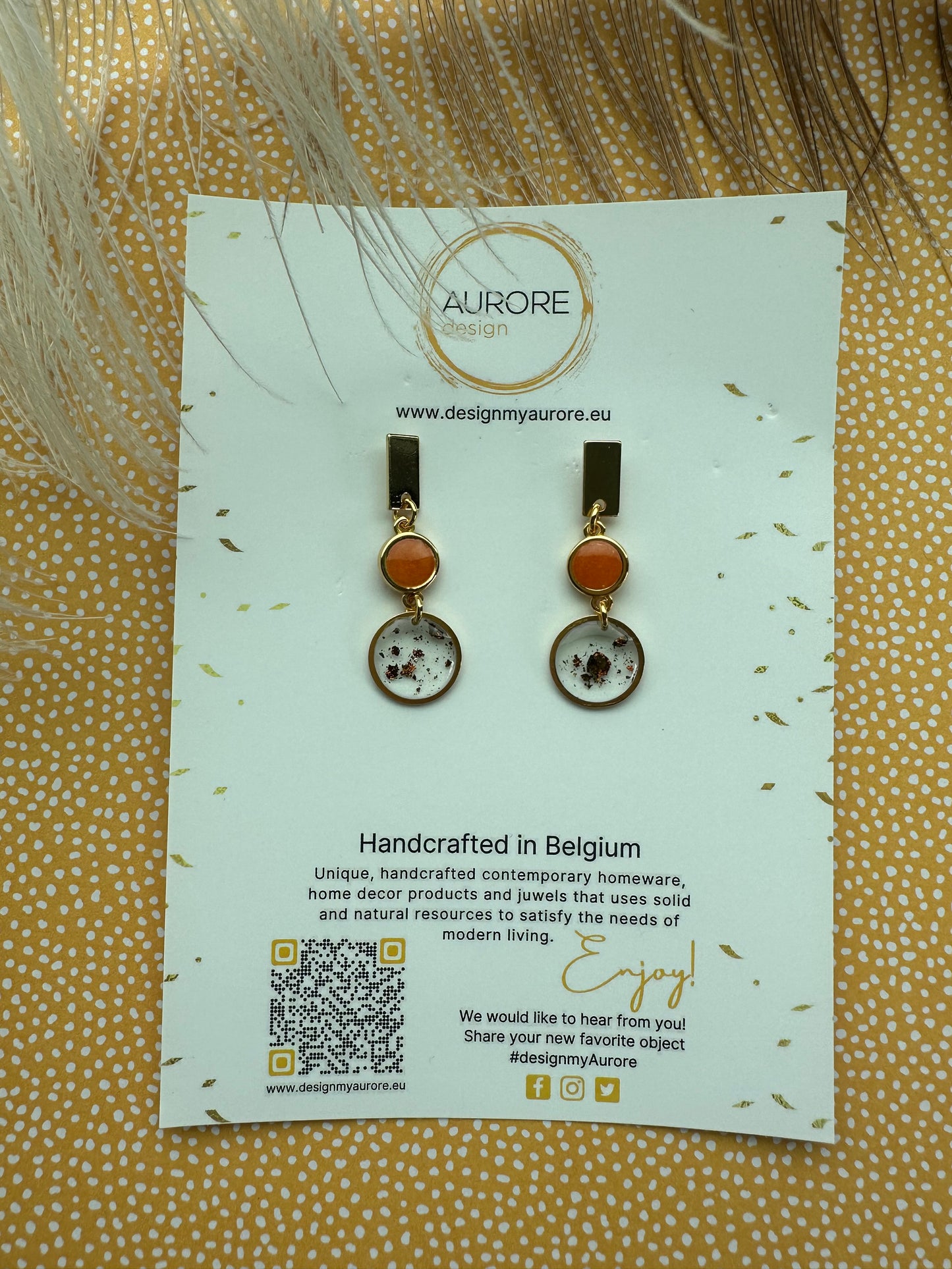 Sierlijke oorhangers met ronde elementen, oranje