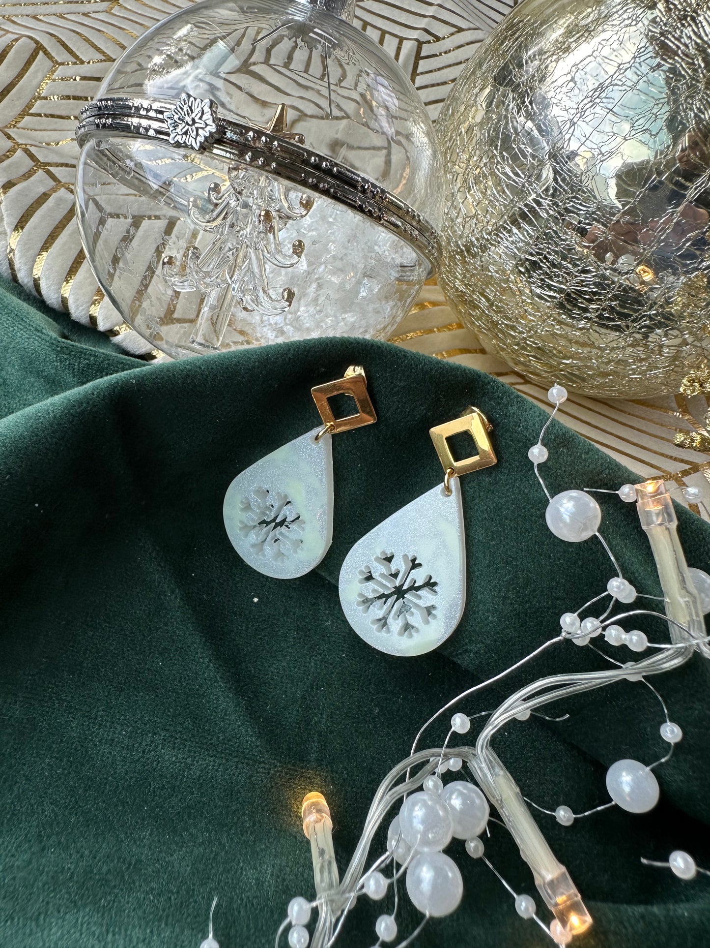 Sneeuwvlok oorbellen - glow in the dark