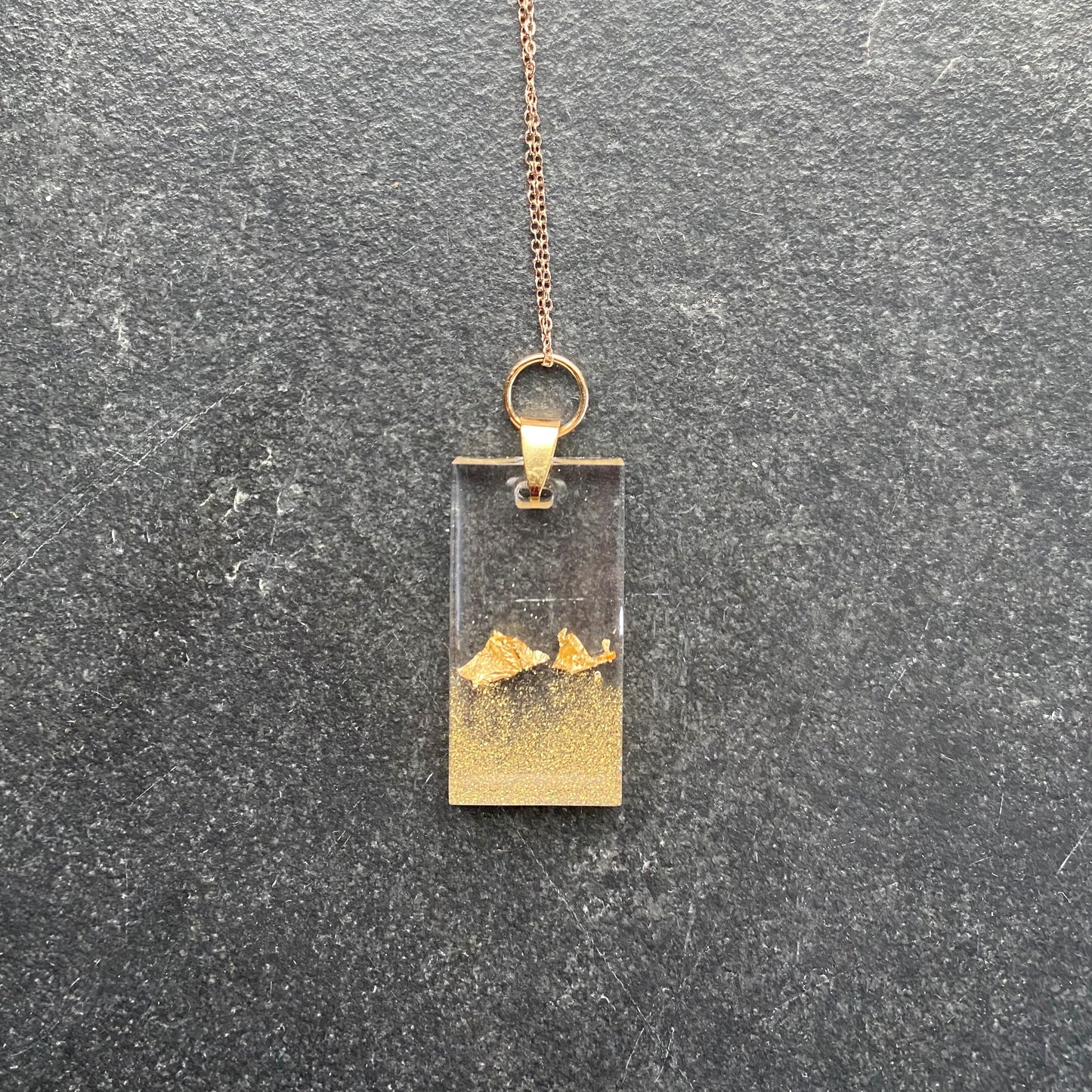 Hanger in edelstaal, rechthoekig epoxy met 18K goudvlokken