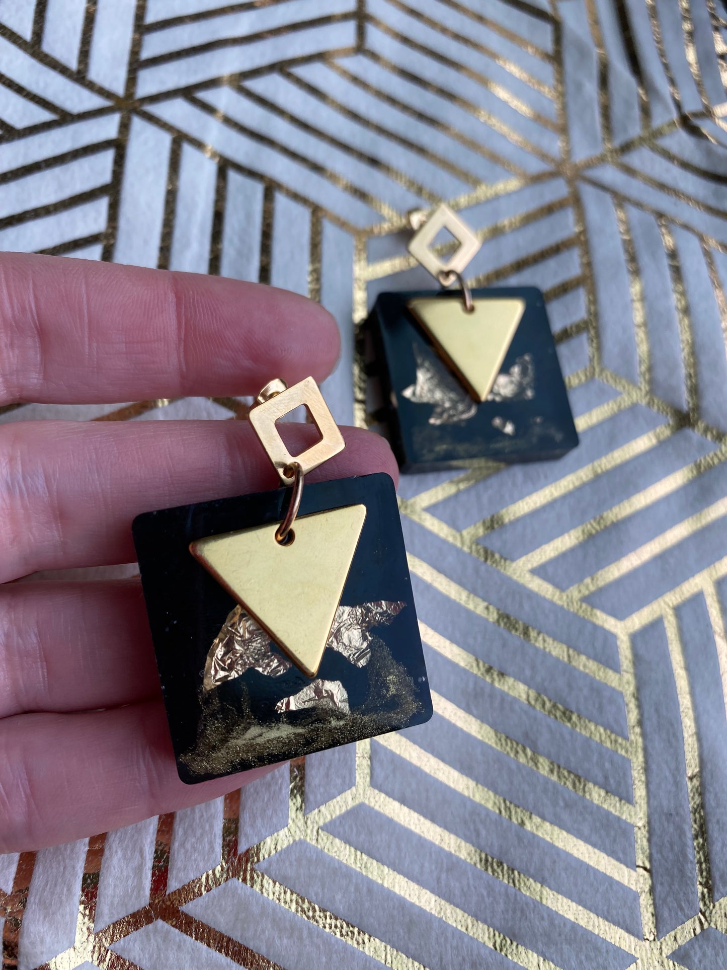 Rock 80's zwart gouden oorbellen