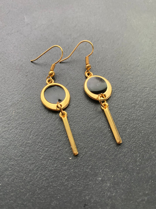 Elegante hangende oorbellen, zwart