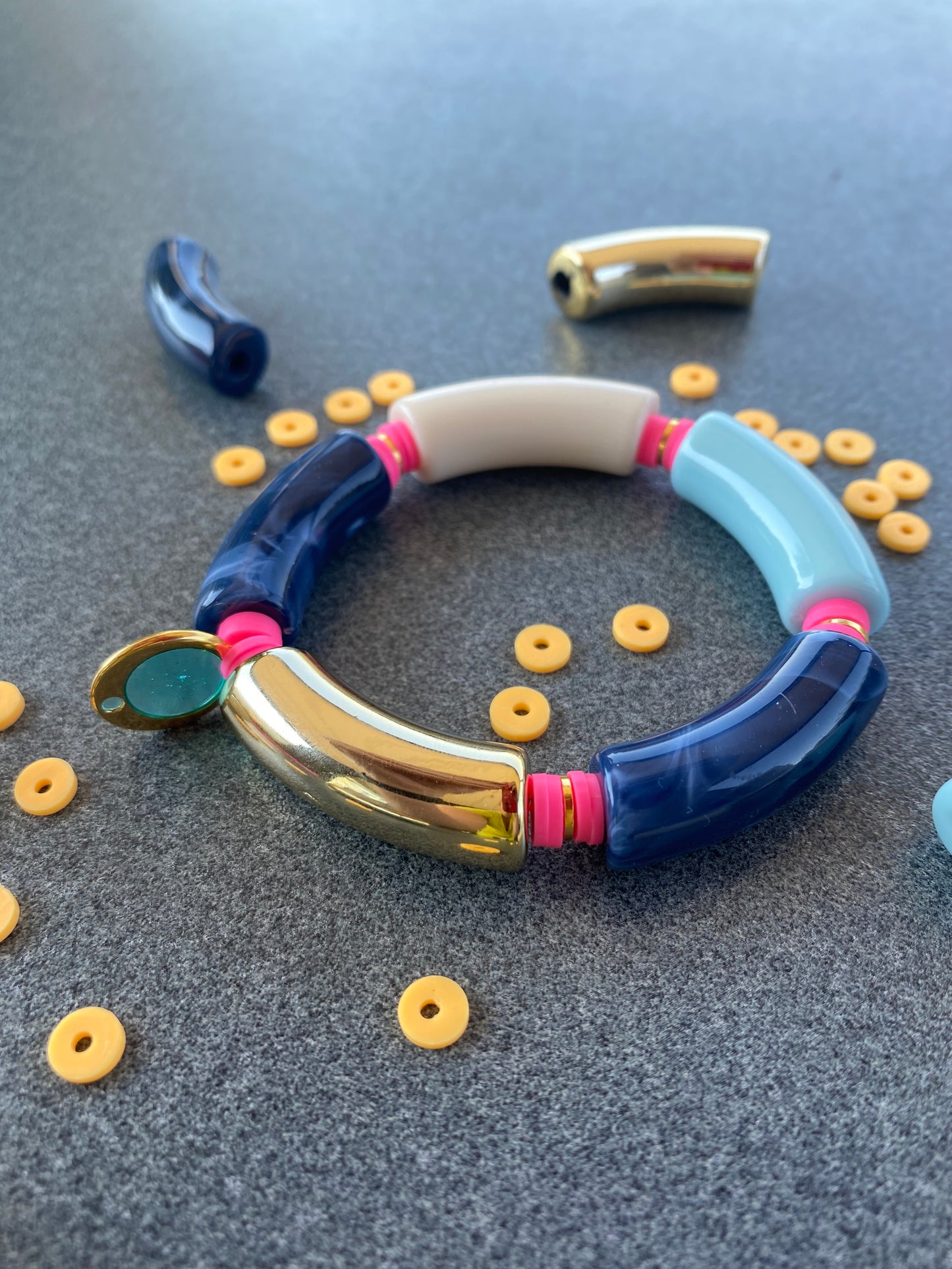 Kleurrijke tube armbanden - Blauw mix