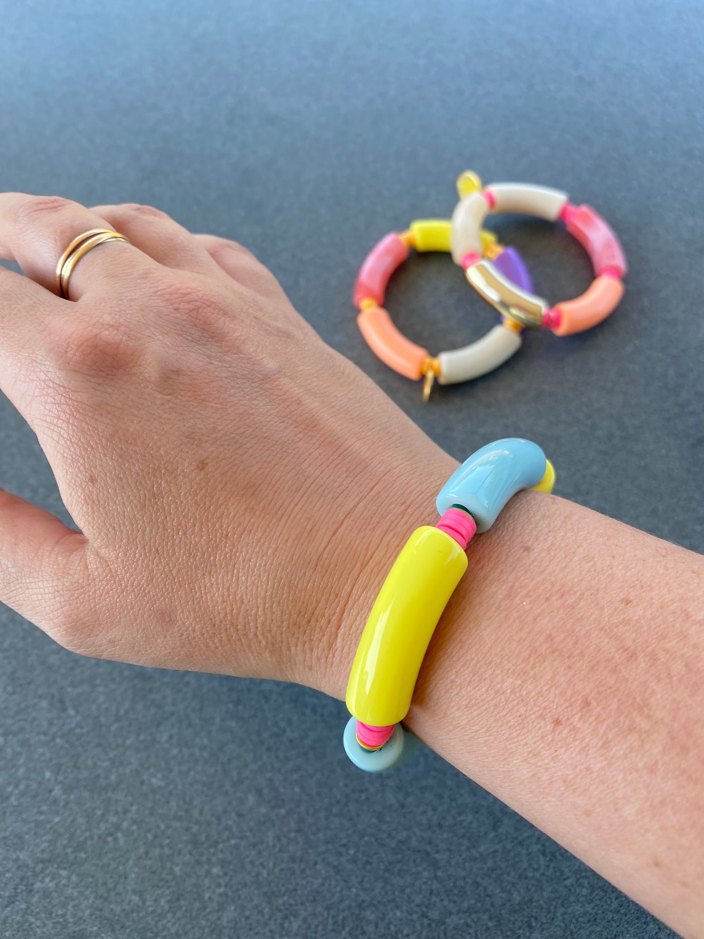 Kleurrijke tube armbanden - Paars mix