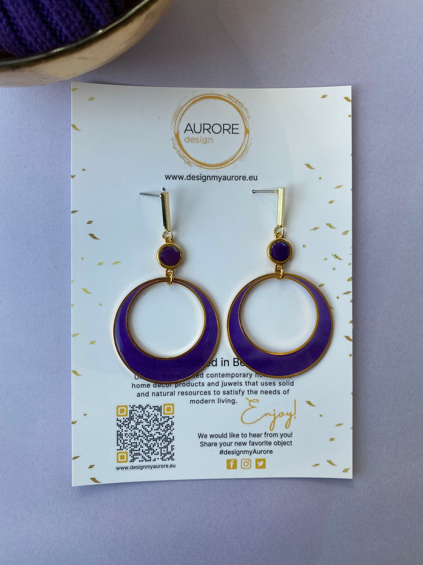 Goudkleurige hoepel oorstekers - Whoop Paars