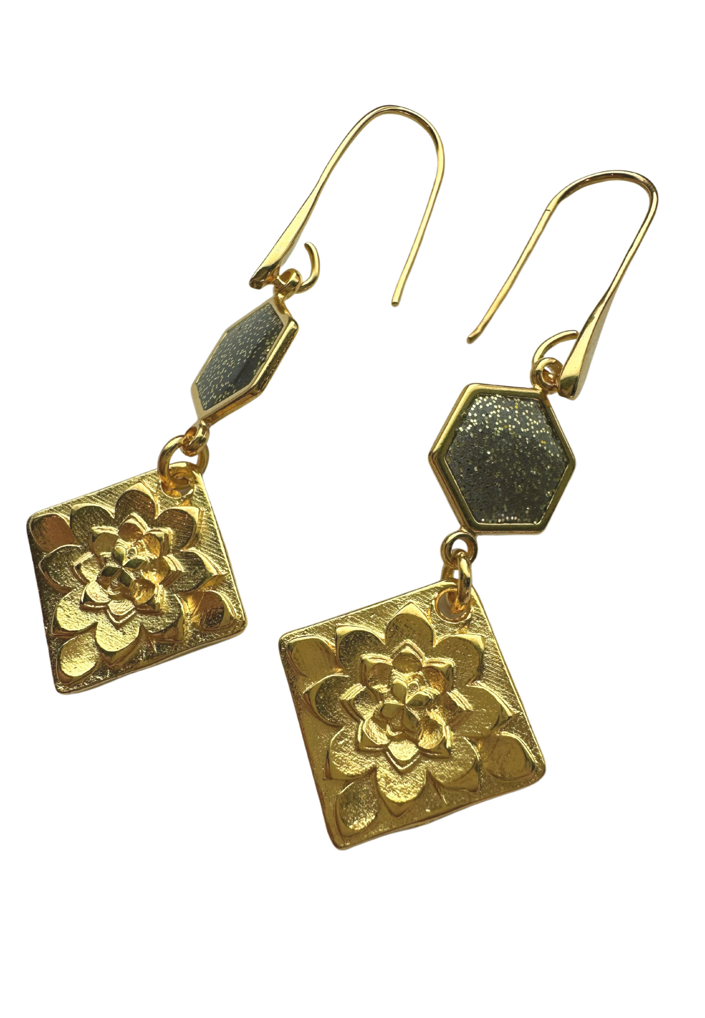 Florale gouden oorhangers